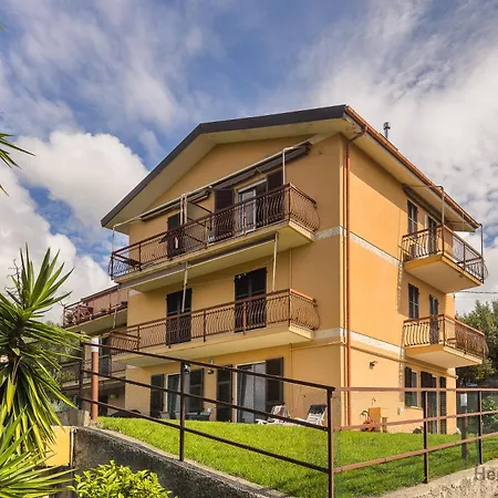 Apartment Garden & Sea View - Free Access And Garage - Wifi *