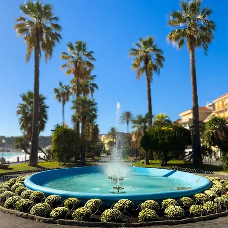 Garden & Sea View - Free Access And Garage - Wifi Apartment Varazze
