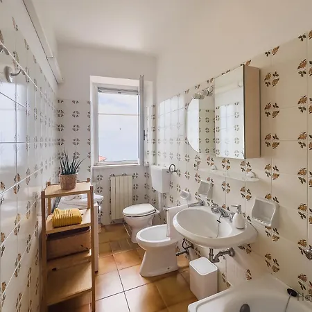 Appartement Garden & Sea View - Free Access And Garage - Wifi Varazze