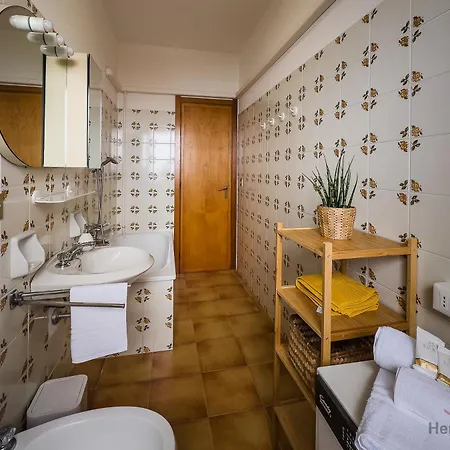 Garden & Sea View - Free Access And Garage - Wifi Apartment